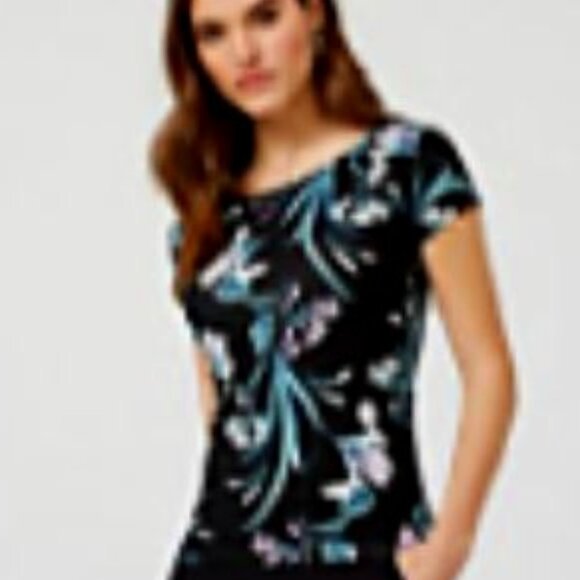 NWOT Le Chateau Floral Top - Picture 2 of 3